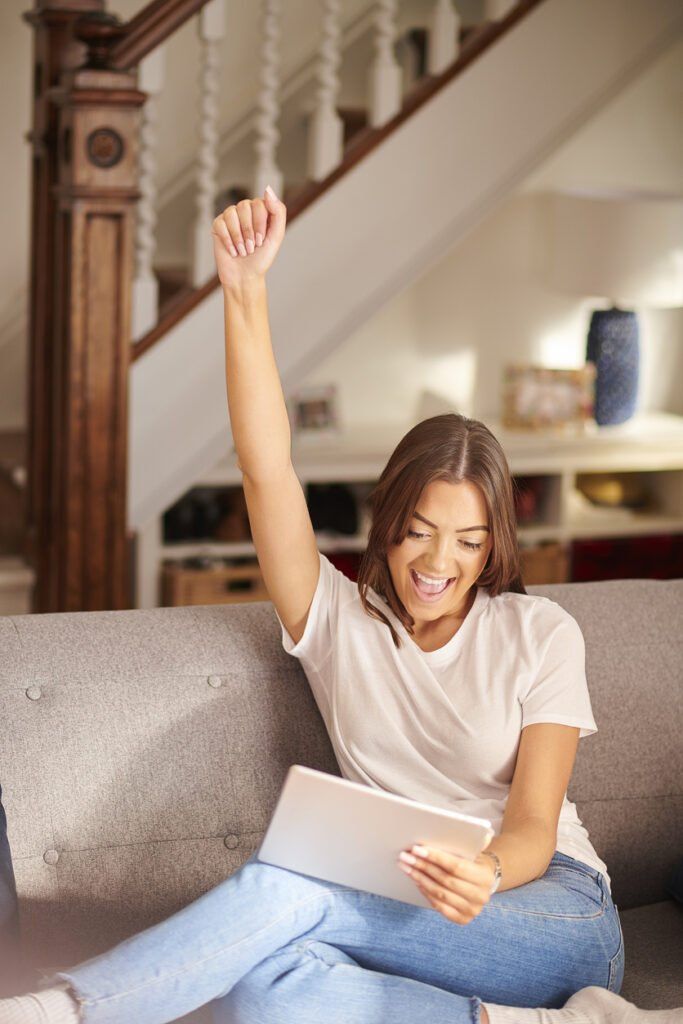 Bewerbung, Frau, Erfolg, Richtig bewerben, Tablet